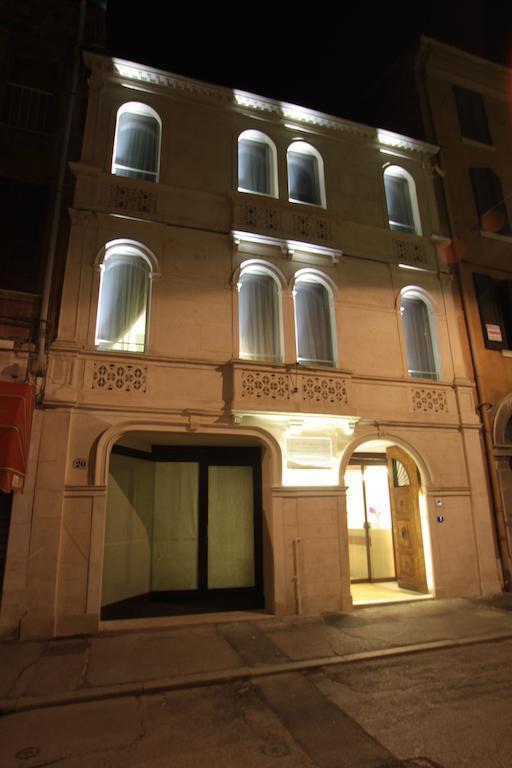 Borgoleoni 18 - Room And Breakfast Ferrara Luaran gambar